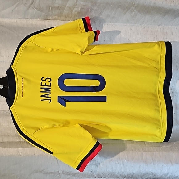 Soccer Fan Columbia Jersey - Picture 6 of 15